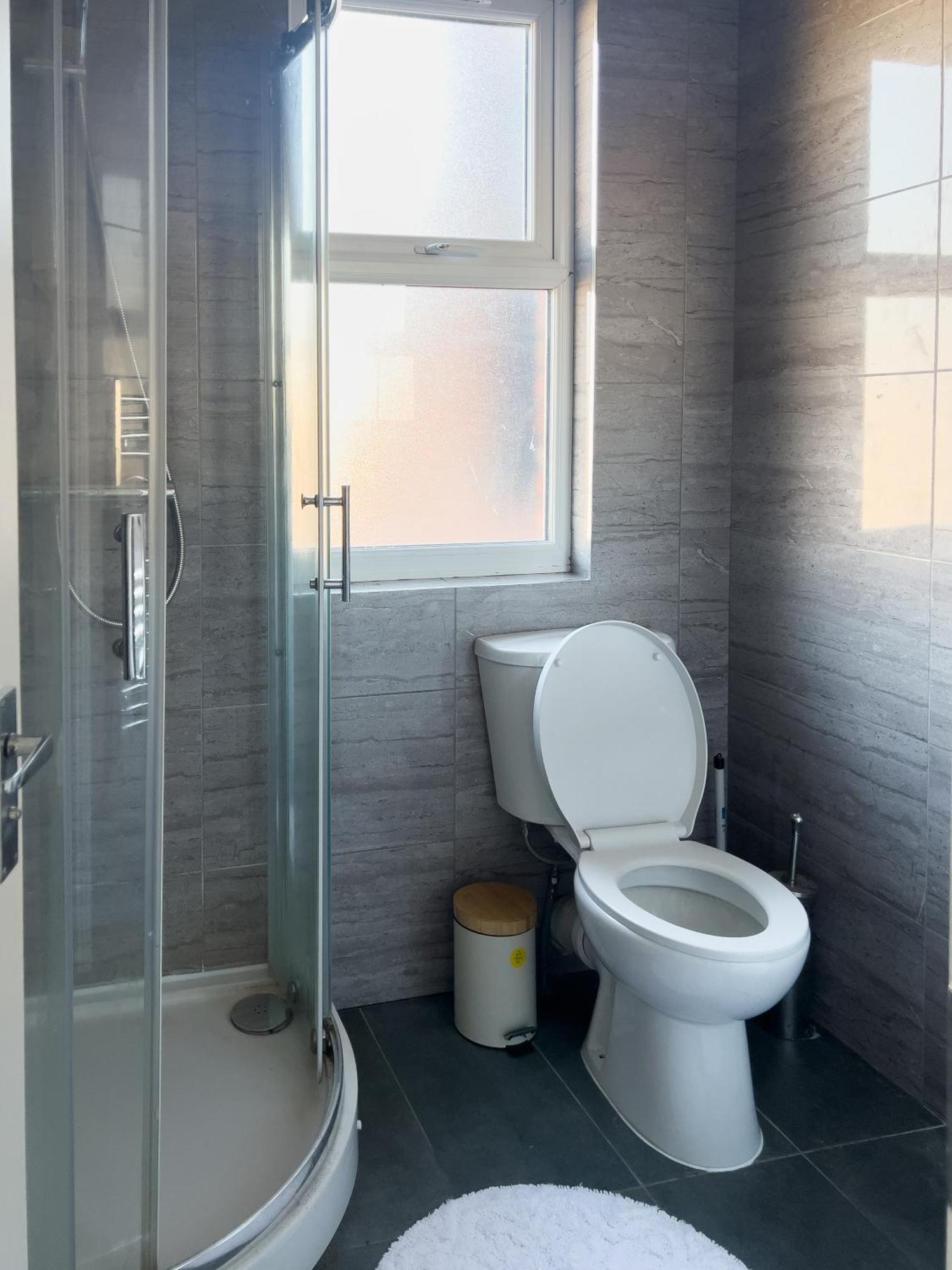 Zozy Whimsical Land Hotel London Bagian luar foto