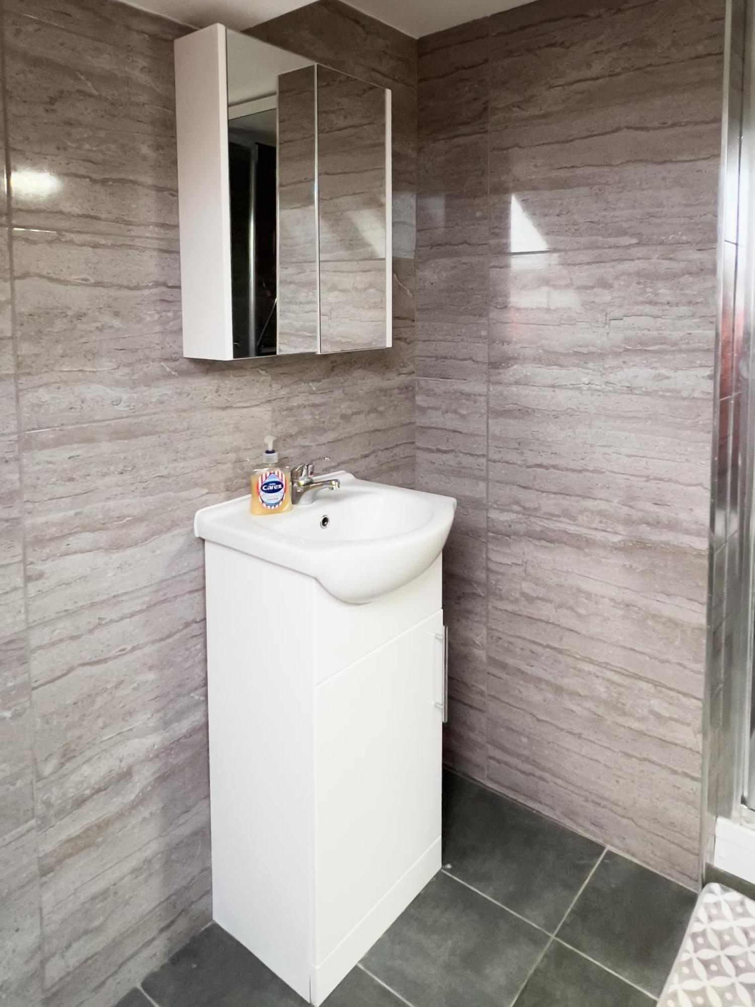 Zozy Whimsical Land Hotel London Bagian luar foto