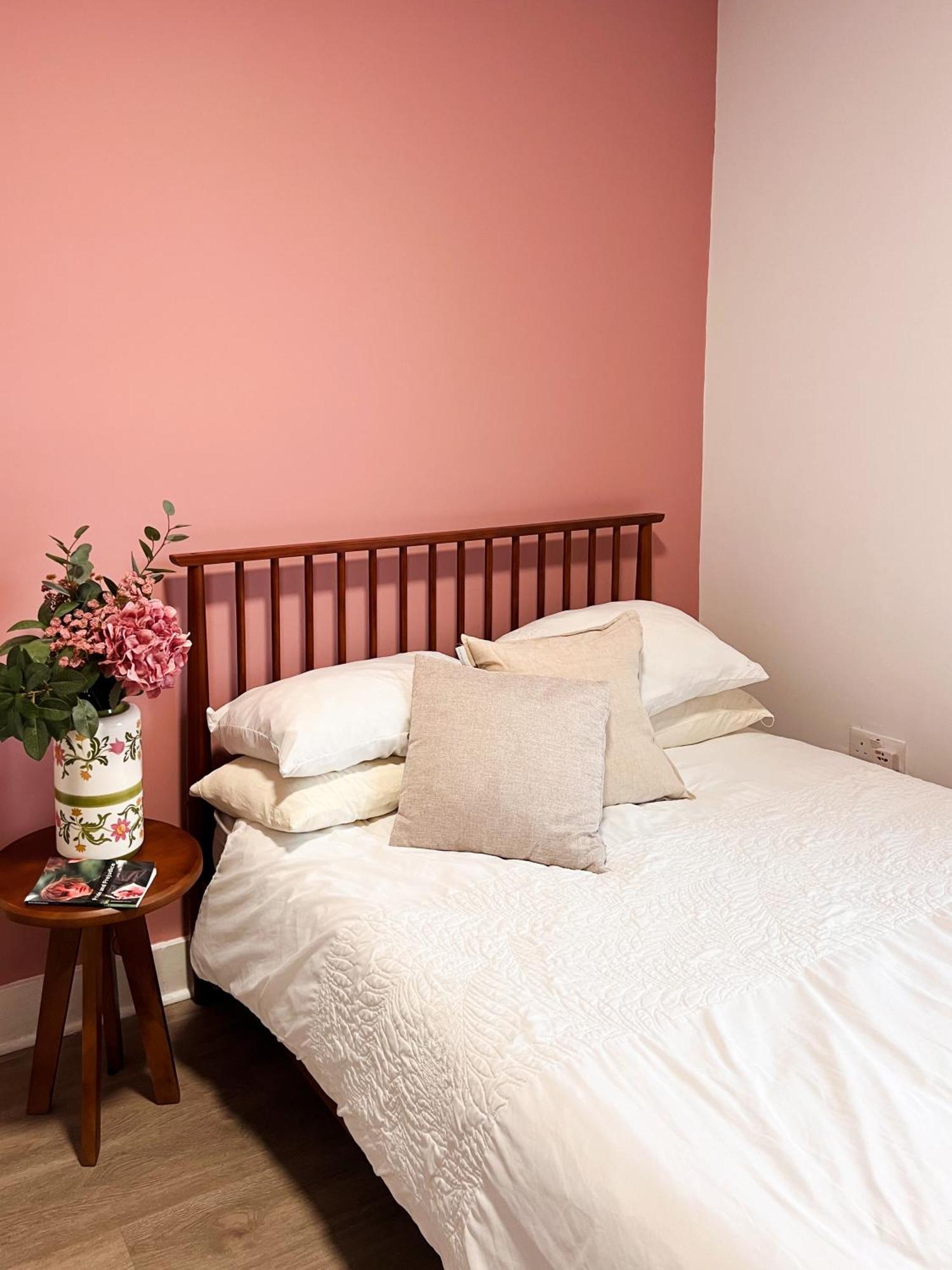 Zozy Whimsical Land Hotel London Bagian luar foto