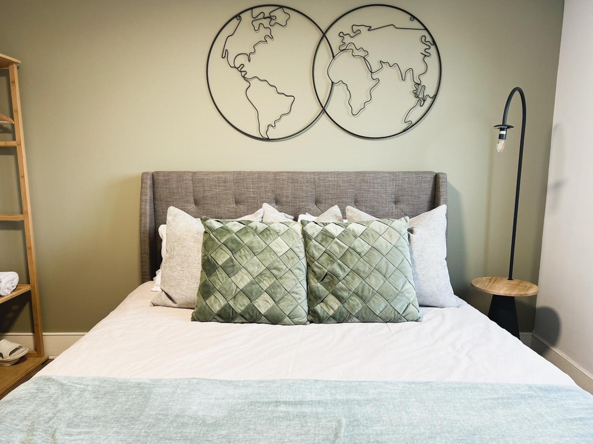 Zozy Whimsical Land Hotel London Bagian luar foto